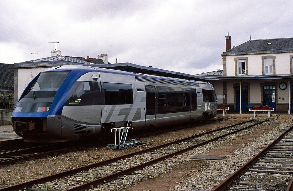https://www.eisenbahnfotograf.de/datei/August 2002/4020315 SNCF 73583 Roscoff 16.8.2002.jpg